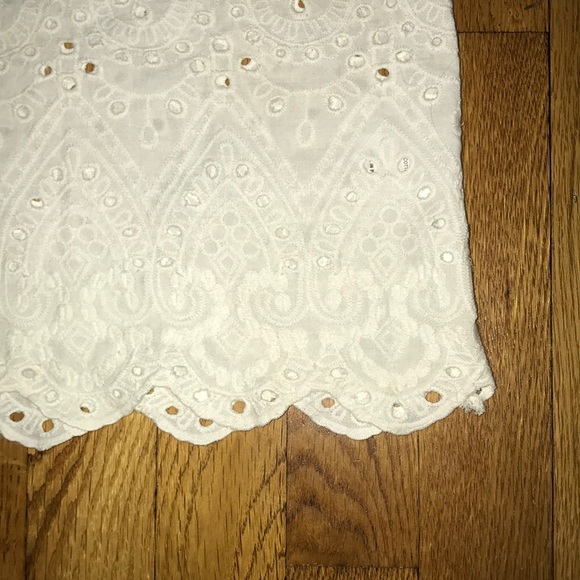 RARE Brandy Melville Tee - Picture 2 of 2